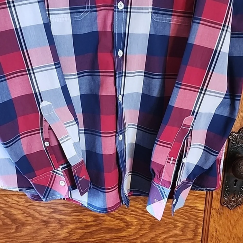 American Rags men's button-up - Picture 3 of 5